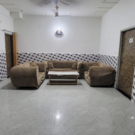 House Of Krishna Hotel Vrindāvan Buitenkant foto