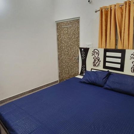 House Of Krishna Hotel Vrindāvan Buitenkant foto