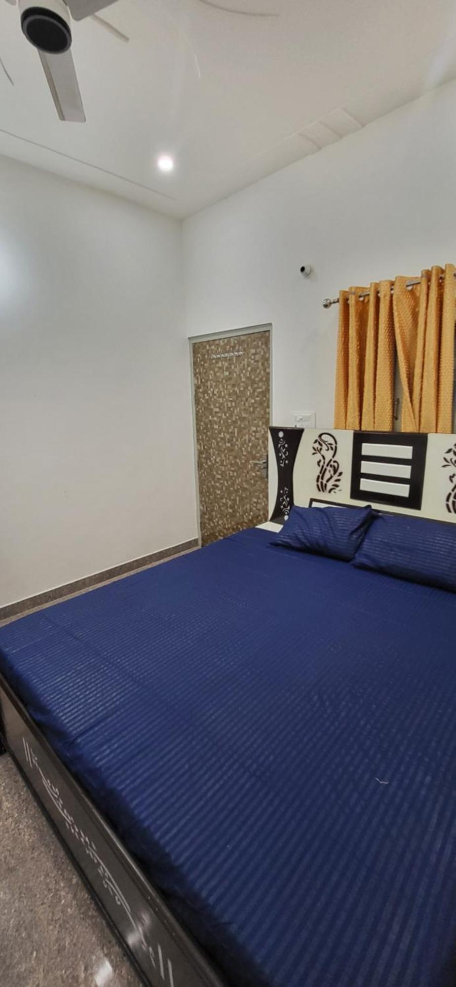 House Of Krishna Hotel Vrindāvan Buitenkant foto